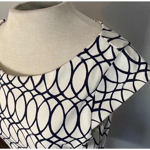 VTG Lilly Pulitzer Brielle Dress Sz MED Tickle The Ivories Print Classic Comfort - Picture 11 of 16